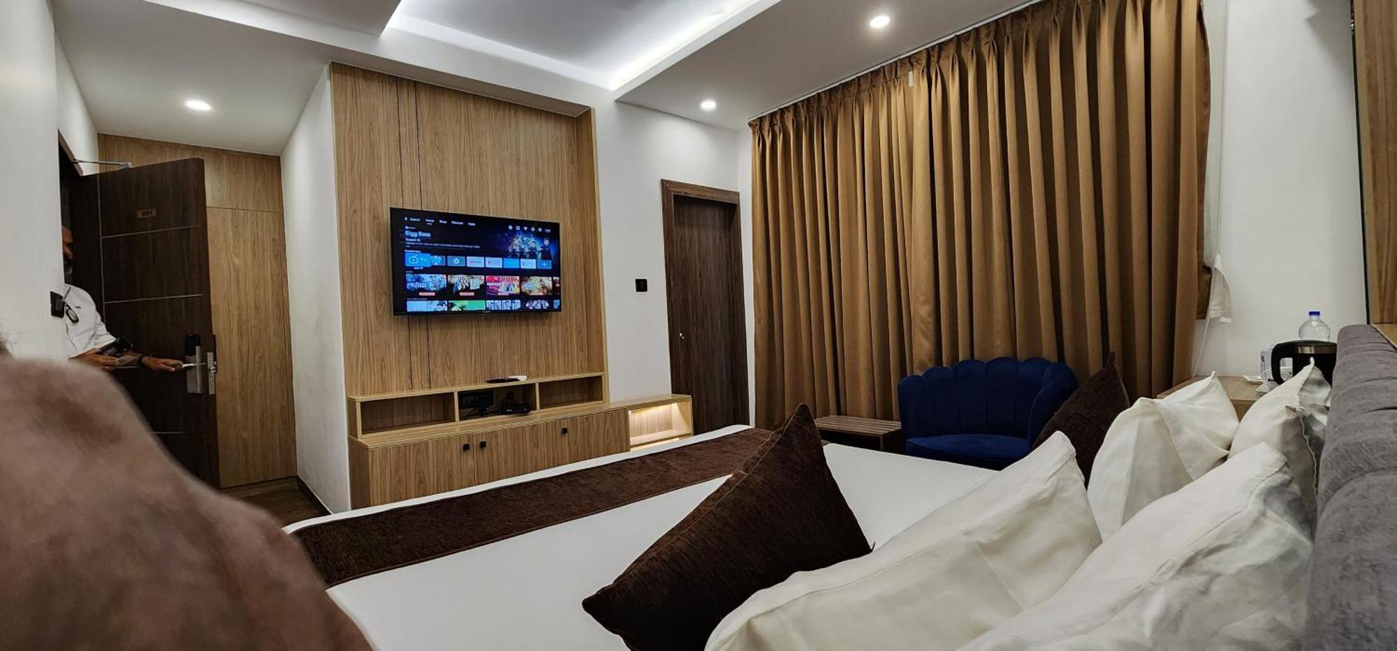 โรงแรมอาคาเดีย กัตตะยัม ภายนอก รูปภาพ